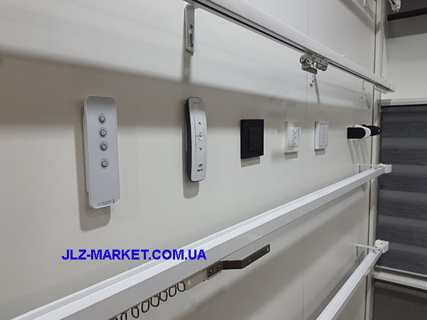 Карниз Somfy на батареї Карниз Somfy на батареї